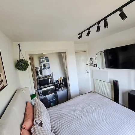 Guest house Double With Shared Bathroom Near The Shore And Tram