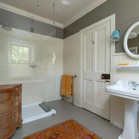 Elegant Georgian Retreat With Views Of Arthurs Seat Dom wakacyjny