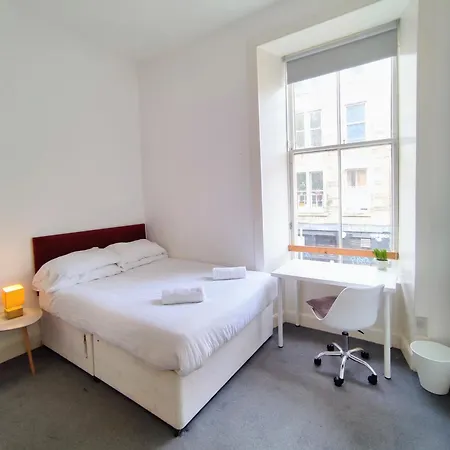Magic Of Meadows 4 Bedroom Flat דירה *