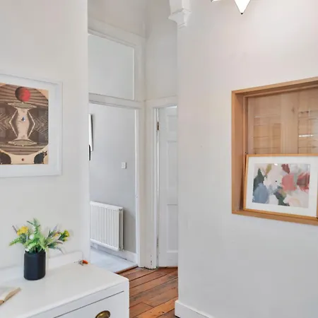 Large Super 3 Bed -princes Street, Parking Lägenhet *