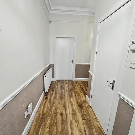 2 Bed Flat In Édimbourg