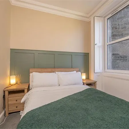 Traditional One Bed Flat, Historic Old Town Edinburgh * Edinburgh