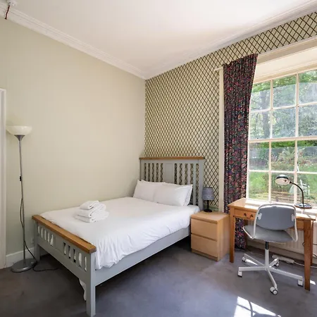 Spacious Flat Near Centre Lejlighed *