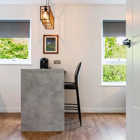 Apartment Spacious 2br - Parking Near Centre Edinburgh