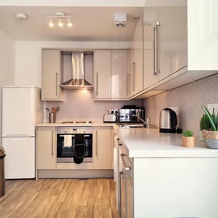Magic Of Meadows 4 Bedroom Flat * אדינבורו