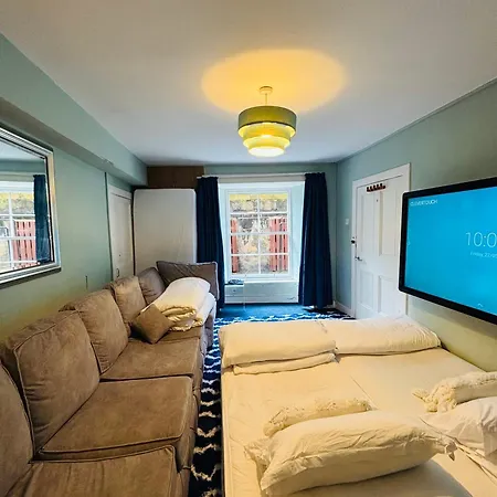 Entire Flat In Edinburgh, Center, For The Fringe