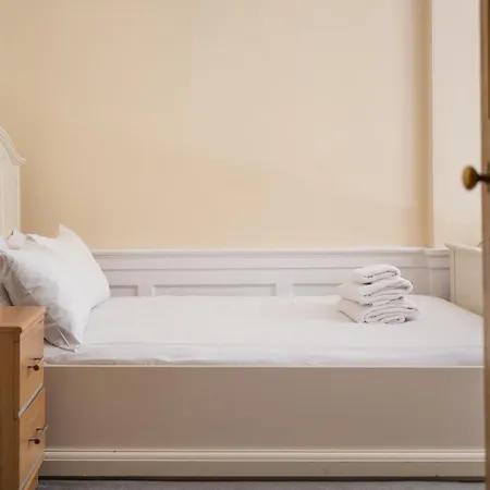 Spacious Flat Near Centre Lejlighed