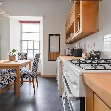 Lägenhet Large Super 3 Bed -princes Street, Parking Edinburg