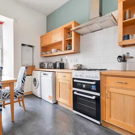 Lägenhet Large Super 3 Bed -princes Street, Parking Edinburg