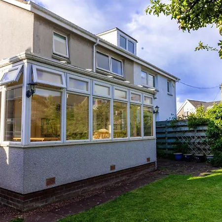 Feriehus 3 Bedroom Home, Peaceful Garden