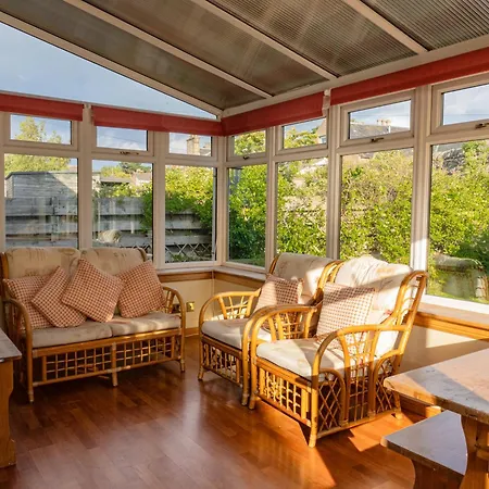 Feriehus 3 Bedroom Home, Peaceful Garden Edinburgh