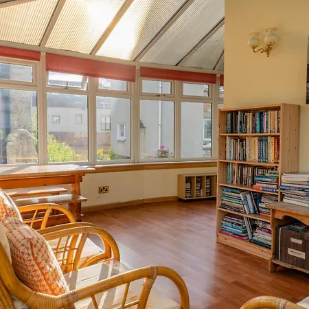 Feriehus 3 Bedroom Home, Peaceful Garden