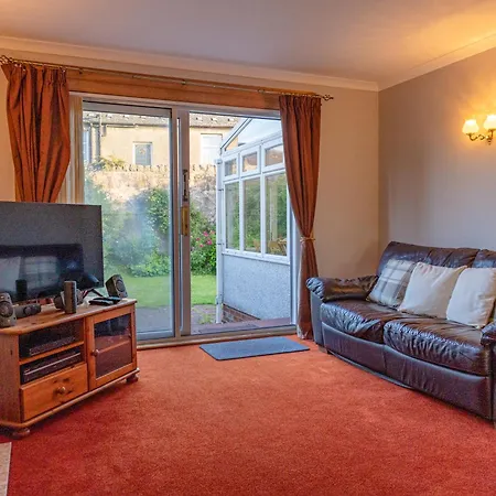 Feriehus 3 Bedroom Home, Peaceful Garden *