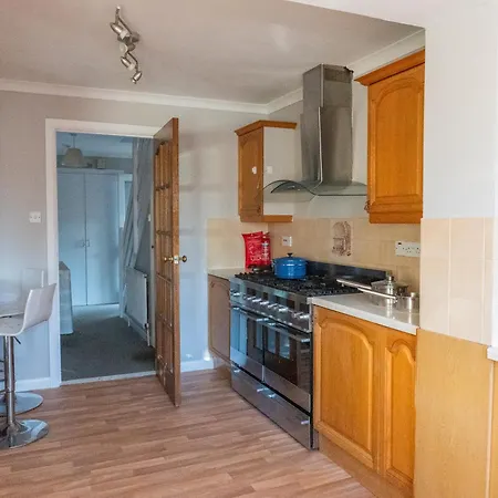 Feriehus 3 Bedroom Home, Peaceful Garden *