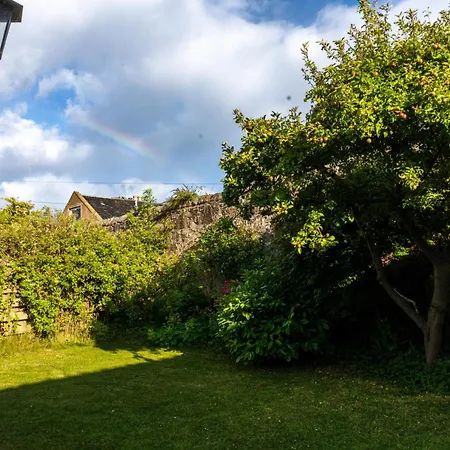 3 Bedroom Home, Peaceful Garden