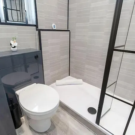 Fraser Apartment- 2 Bedrooms Inverleith, Edinburgh