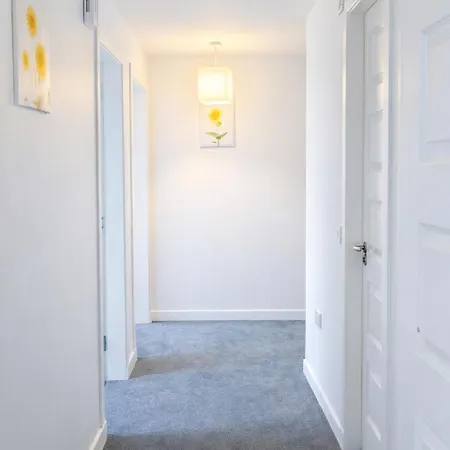 Anna Flat-family Near Royal Infirmary Free Parking