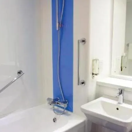 Travelodge Dreghorn Эдинбург