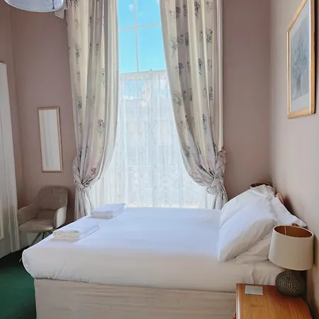 Hanover House 3*
