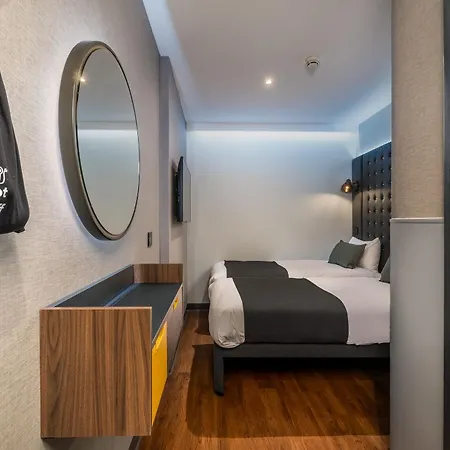 Point A St Andrew Square 3*