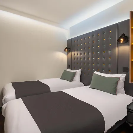 Point A St Andrew Square Hotel