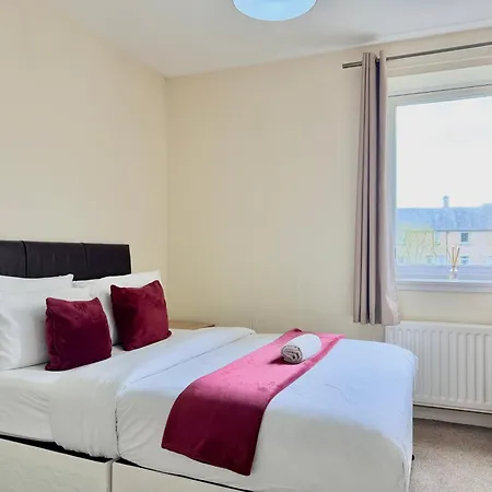 Quick Spot & Airport Close * Edinburgh