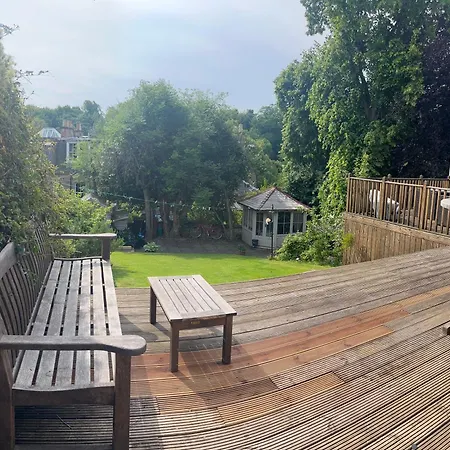 Small Private Guest In Lush Dean Area Of *