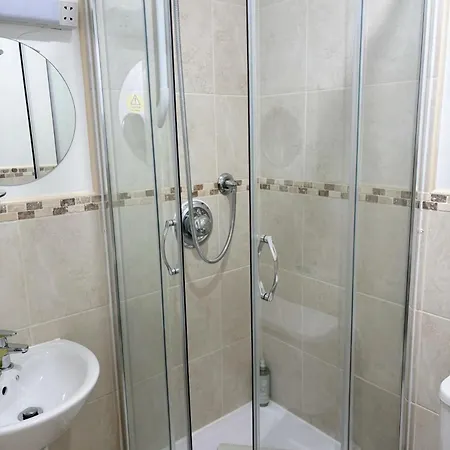 Hanover House 3*