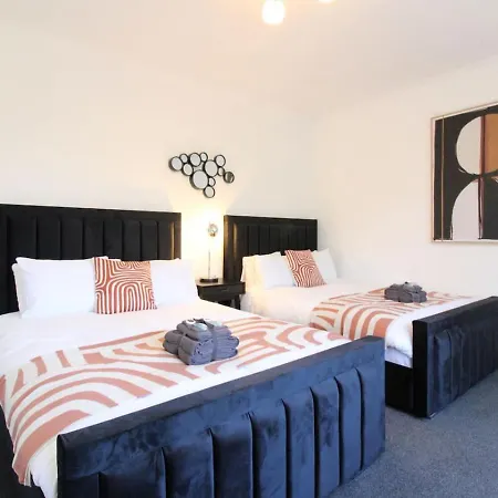 Deluxe 3 Bed, Sleeps 8, Free Parking, Edinurgh 펜션