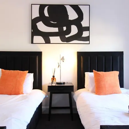 펜션 Deluxe 3 Bed, Sleeps 8, Free Parking, Edinurgh 에든버러