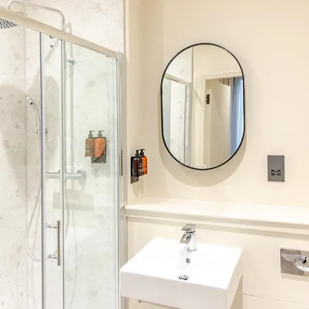 Joivy Royal Mile Appart hôtel 3*