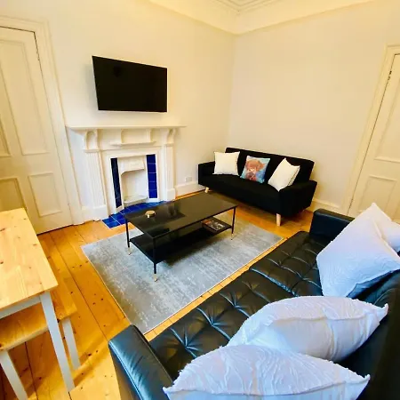 Apartamento Roseburn Place With 2 Spacious Double Bedrooms *