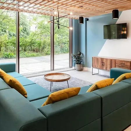 Yugo Arran House In 아파트 *