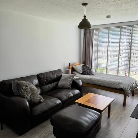 Edinburgh, Morningside Area, 3 To 4 Bedroom, Free On Road Parking Apartamento *