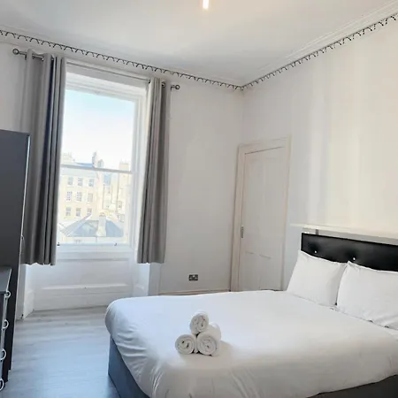 شقة 2 Bedrooms Leith Walk إدنبرة