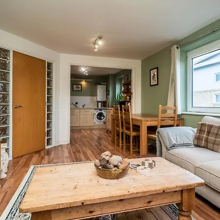 아파트 Charming 2br W Balcony & Free Parking - Pass The Keys 에든버러