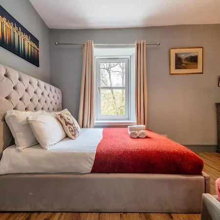 Thistle Nest Flat Sleeps 6 Centre! *