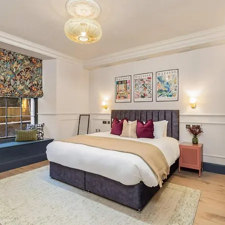 Traditional 1 Bed, Centre, Apartamento Edimburgo