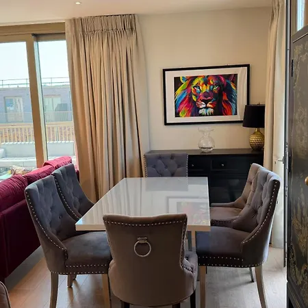 Stunning And Three Bedroom Penthouse With Roof Terrace Апартаменты Эдинбург