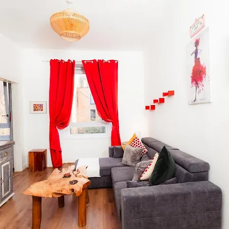 Cosy 2 Bdrm In Centre Of *