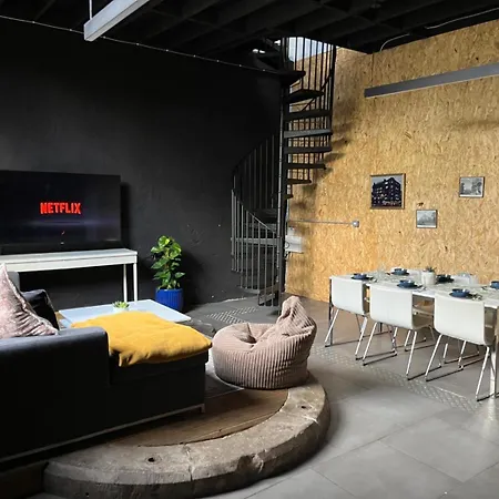 Secret Wellhouse Apartment
