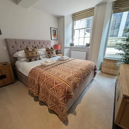 Апартаменты Stylish 1 Bed In Centre *