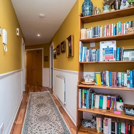 아파트 Charming 2br W Balcony & Free Parking - Pass The Keys