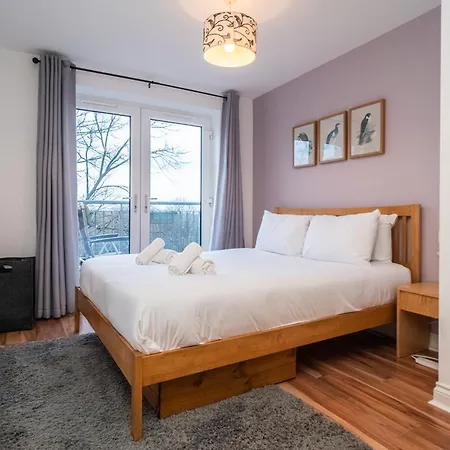 Charming 2br W Balcony & Free Parking - Pass The Keys 아파트 에든버러