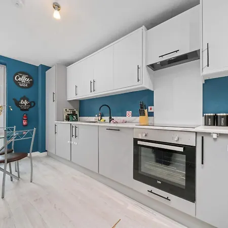 Cosy 2-bed Sleeps 4 Edinburgh