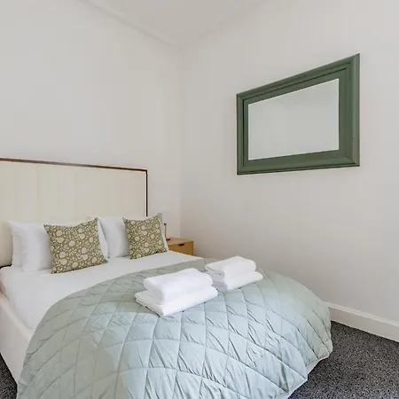 Stylish 1 Bed Leith Near Shore & Tram Edimburgo