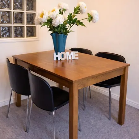 Appartement Spacious 2 King Bed Flat Near Centre