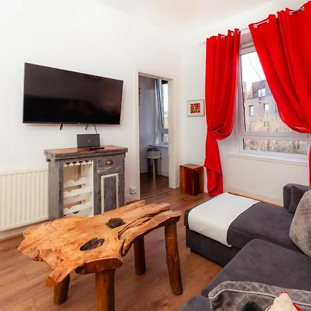 Cosy 2 Bdrm In Centre Of *