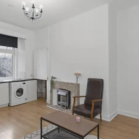 Meadowbank 2br Walk To Holyrood & Arthur's Seat *