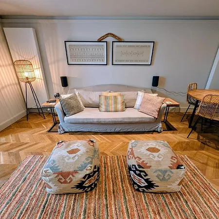 Stylish 1 Bed In Centre Апартаменты